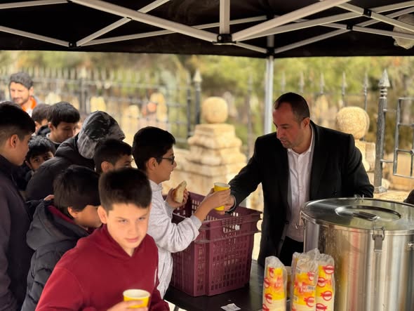 Namaz Cikisi Sicak Corba Ikrami (1)