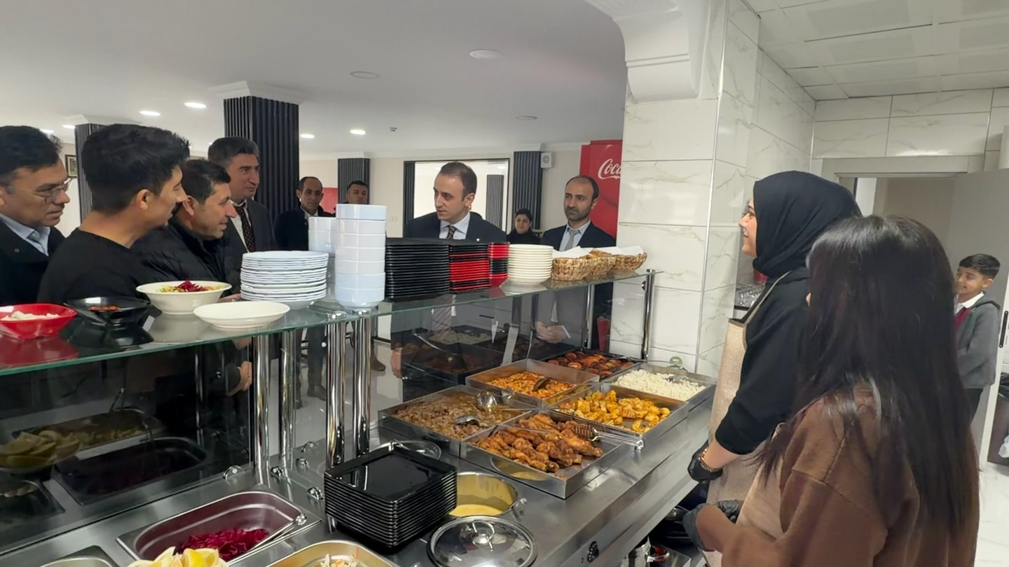 Ogretmenevi Restorani Yeniden Hizmete Acildi (1)