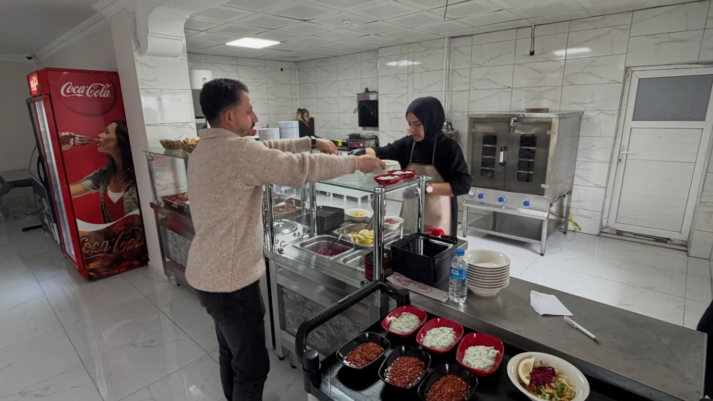 Ogretmenevi Restorani Yeniden Hizmete Acildi (3)