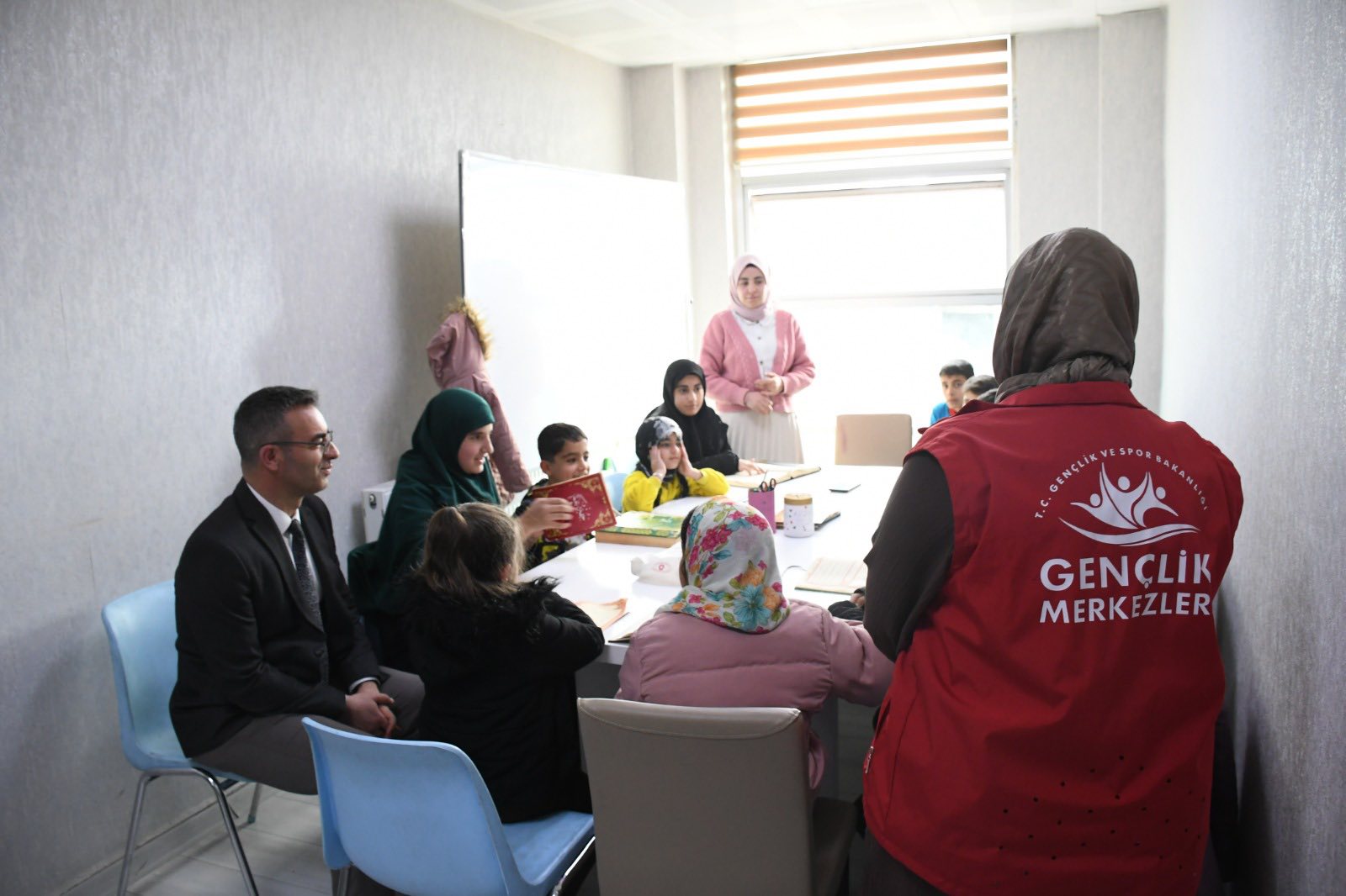 Sirnakta Genclik Calismalari Yerinde Incelendi (2)