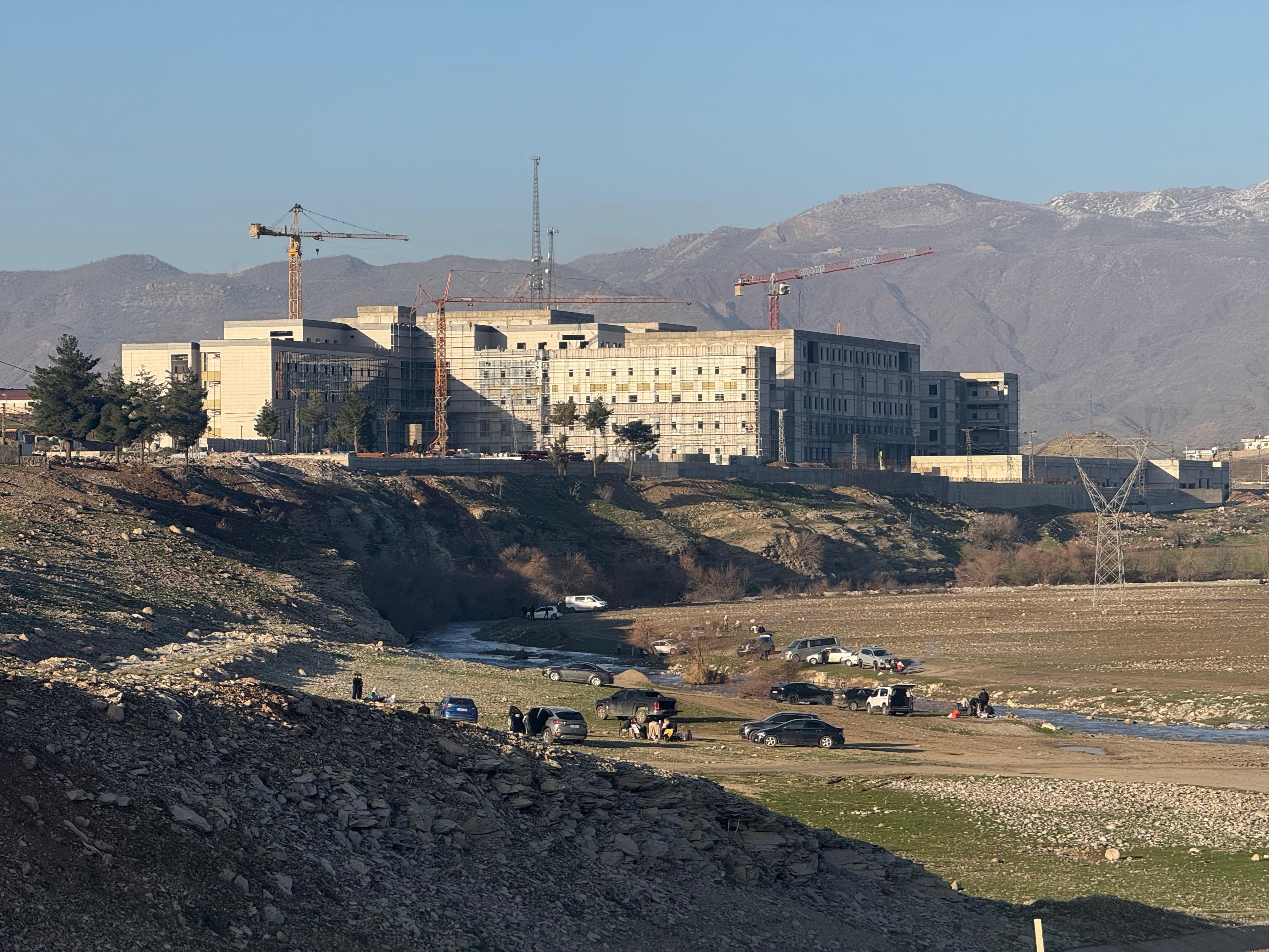 Şırnak-Cizre Kara yolunda "Piknik" Trafiği!