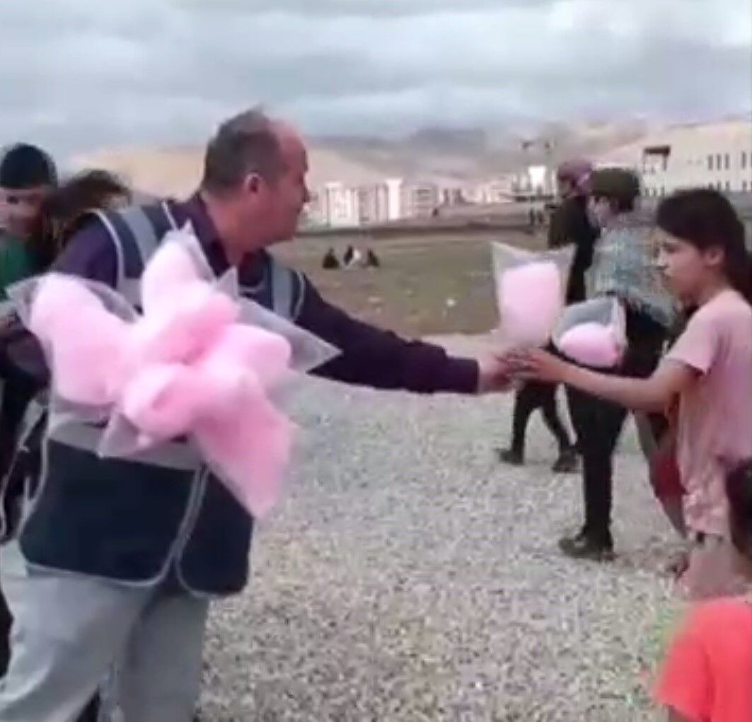 Silopi’nin “Pamuk Şeker Amca”sı Amasya Yolcusu