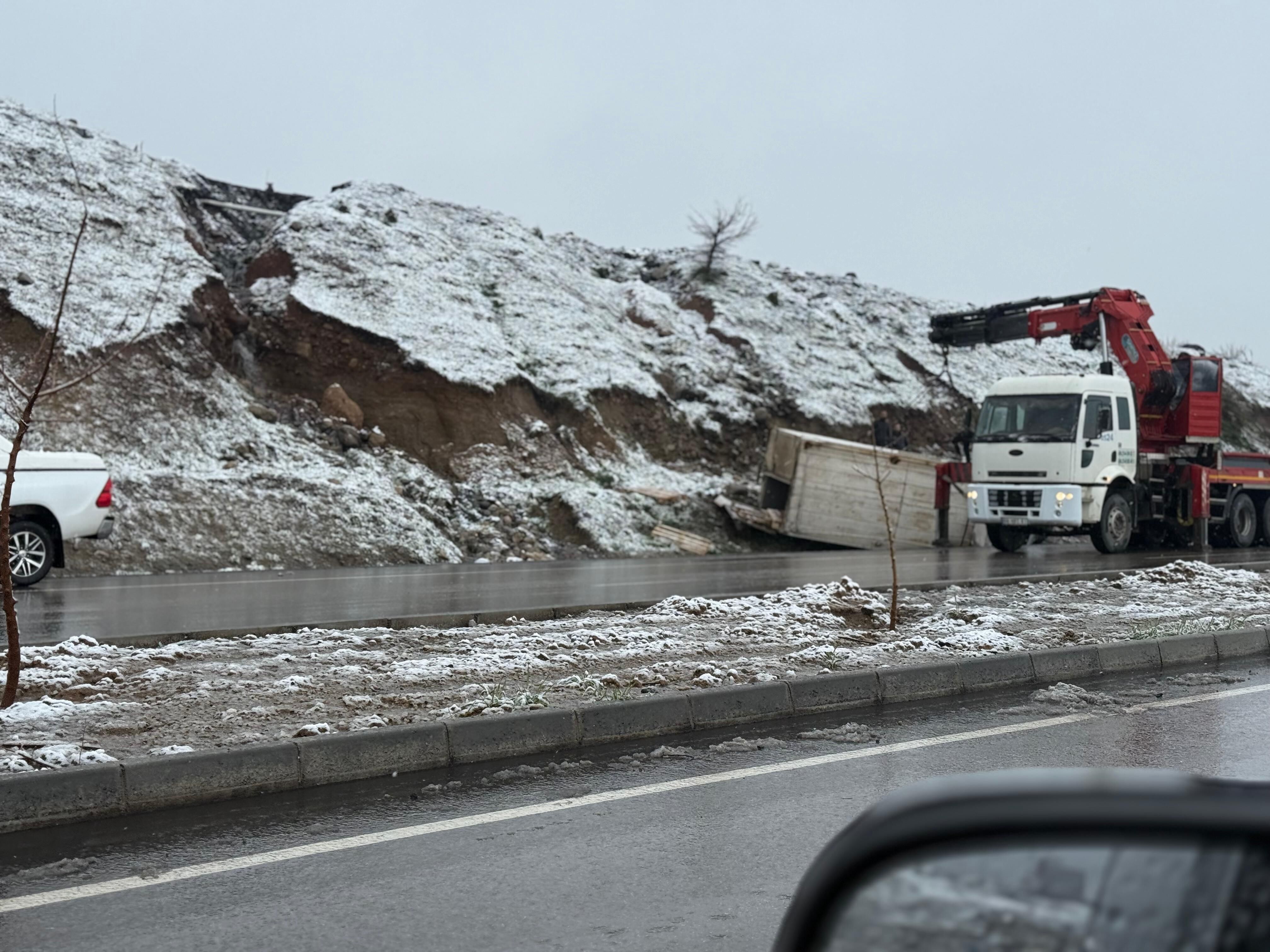 Şırnak-Cizre Kara Yolunda Kaza 2 Yaralı