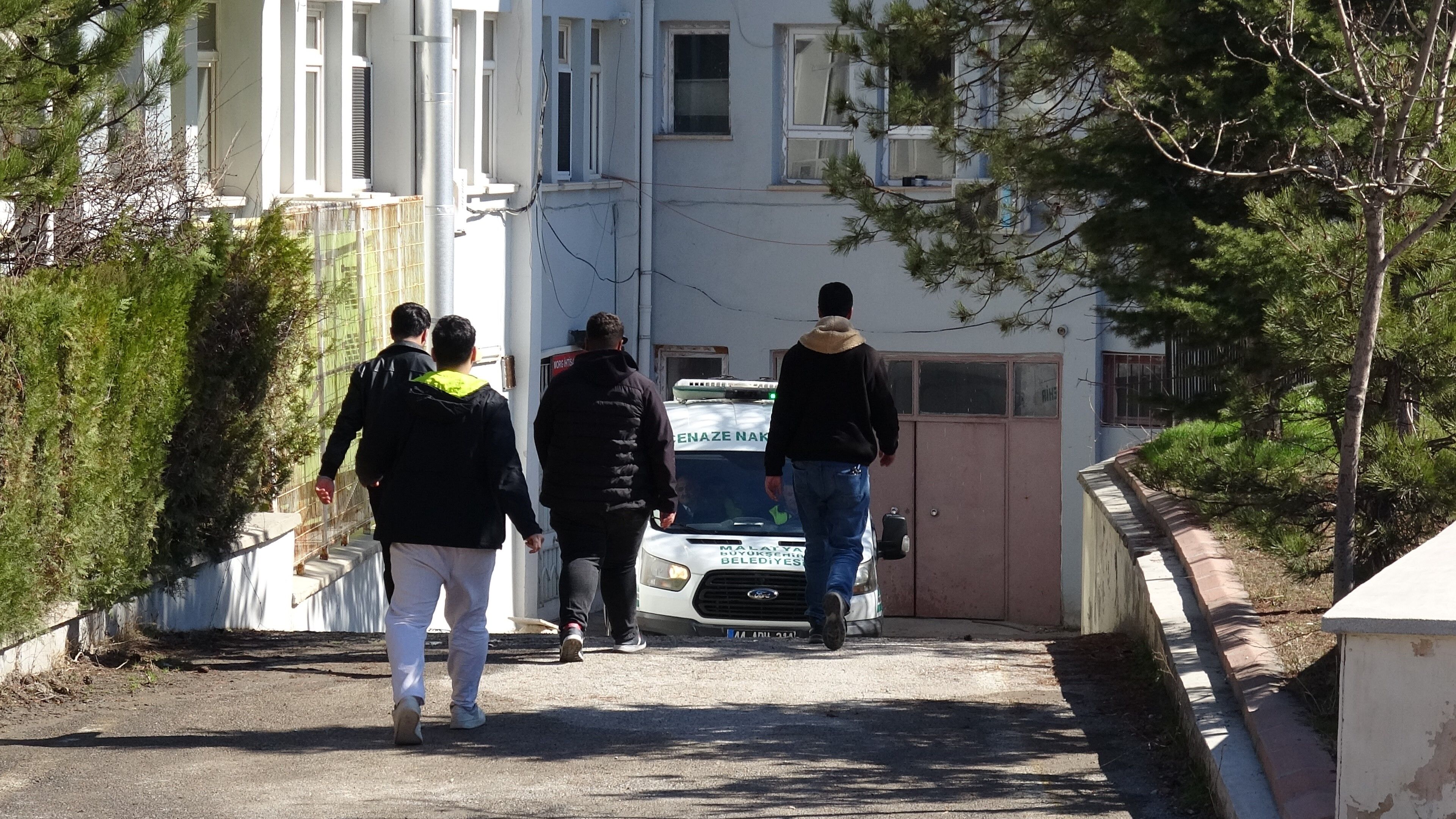 Oğlu tarafından bıçaklanan şahıs hayatını kaybettİ