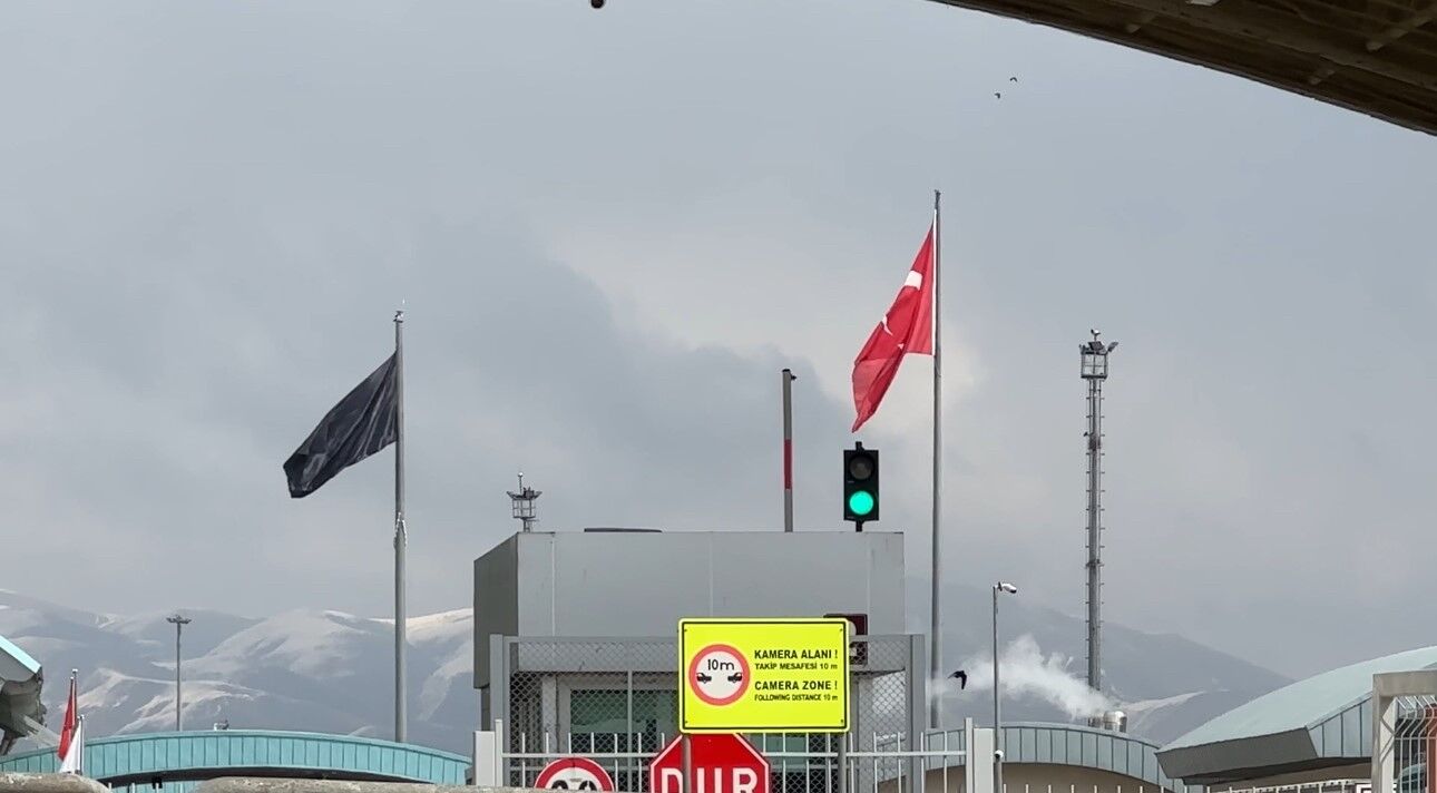 Sınır Kapıları Sessiz, Günübirlik Geçişlere Kısıtlama