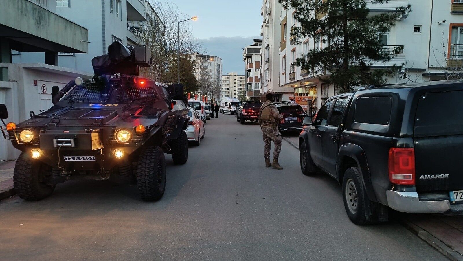 Aile Faciası, 17 Yaşındaki Genç, Anne ve Ağabeyini Vurdu