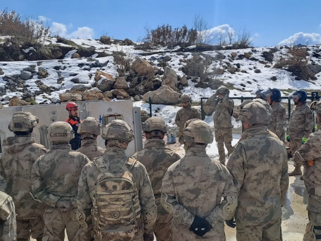 Arama Kurtarma Ekiplerini