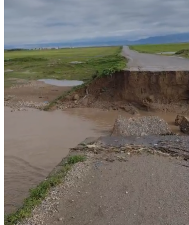 Silopi’de Sel Köprüyü Yıktı, Köyün Bağlantısı Kesildi