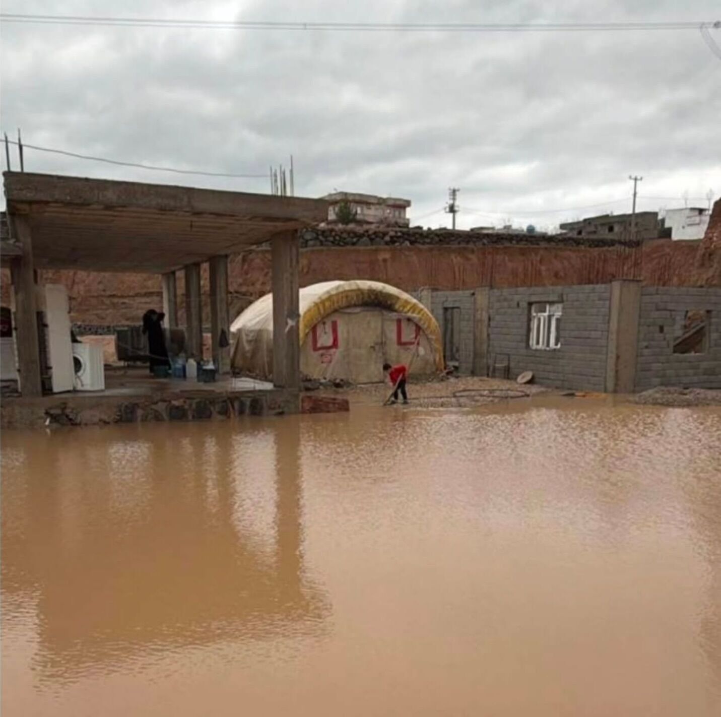 Şiddetli Yağış Cizre’de Taşkına Yol Açtı