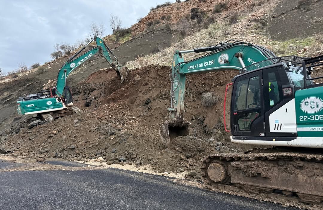 yağış yol çökme-1