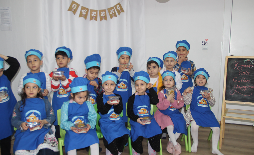 Cizre’de Kur’an Kursu Öğrencilerinden Güllaç Sürprizi