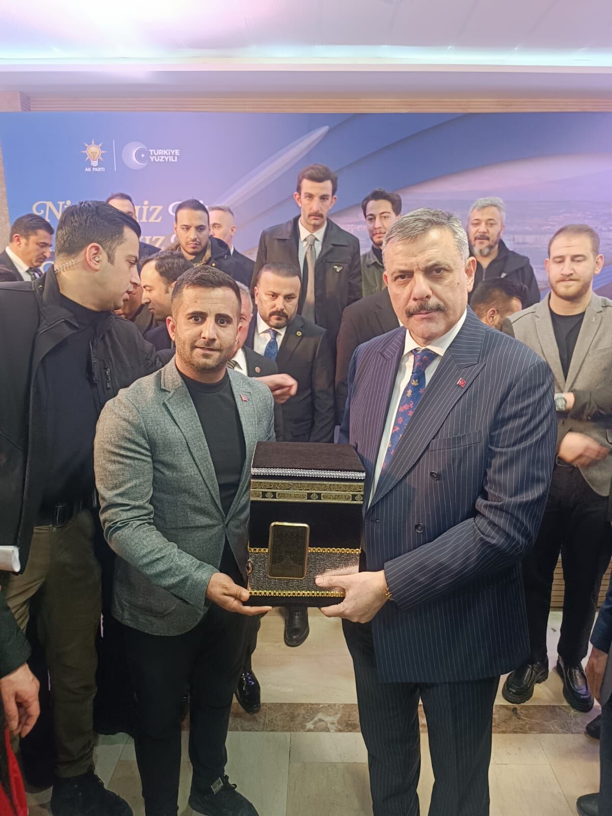 Silopi Genç Girişimciler'den Bakan Çiftçi’ye dikkat çeken hediye