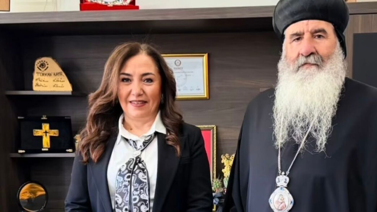 İdil’de “el öpme” tartışması gündem oldu