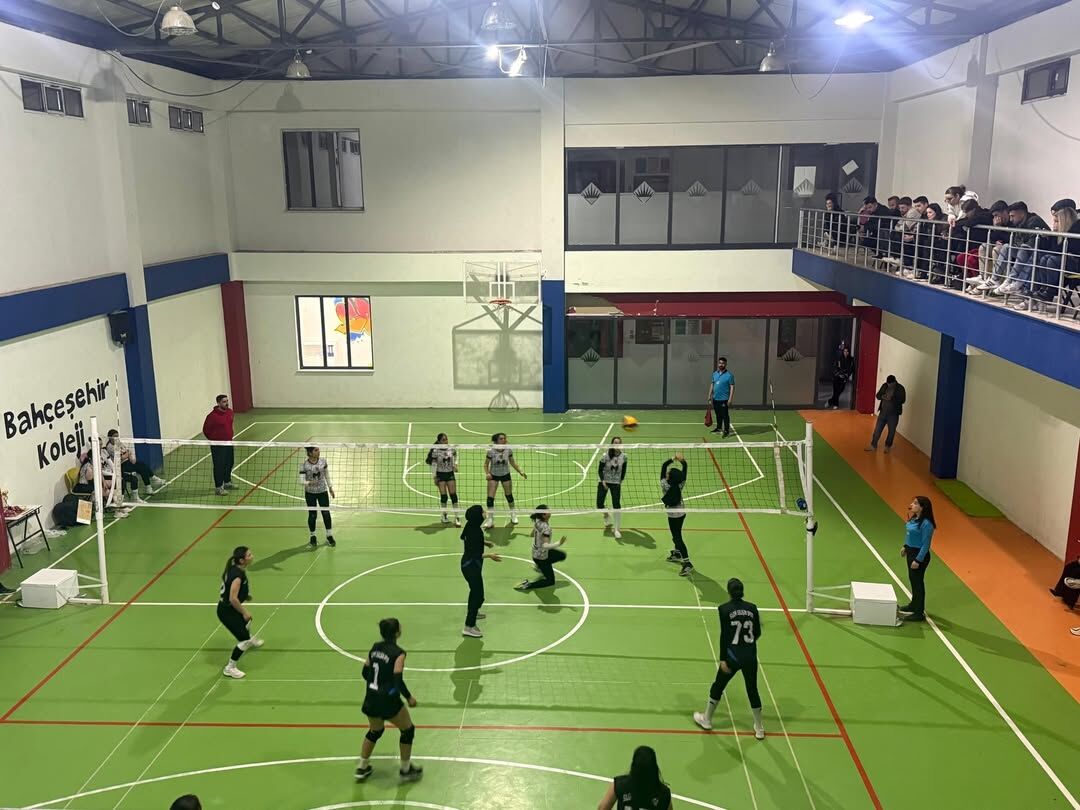 Kaymakamımız Sayın Çağlar Partal, İlçe Gençlik Ve Spor Müdürlüğü Tarafından Düzenlenen 8 Mart Dü (1)