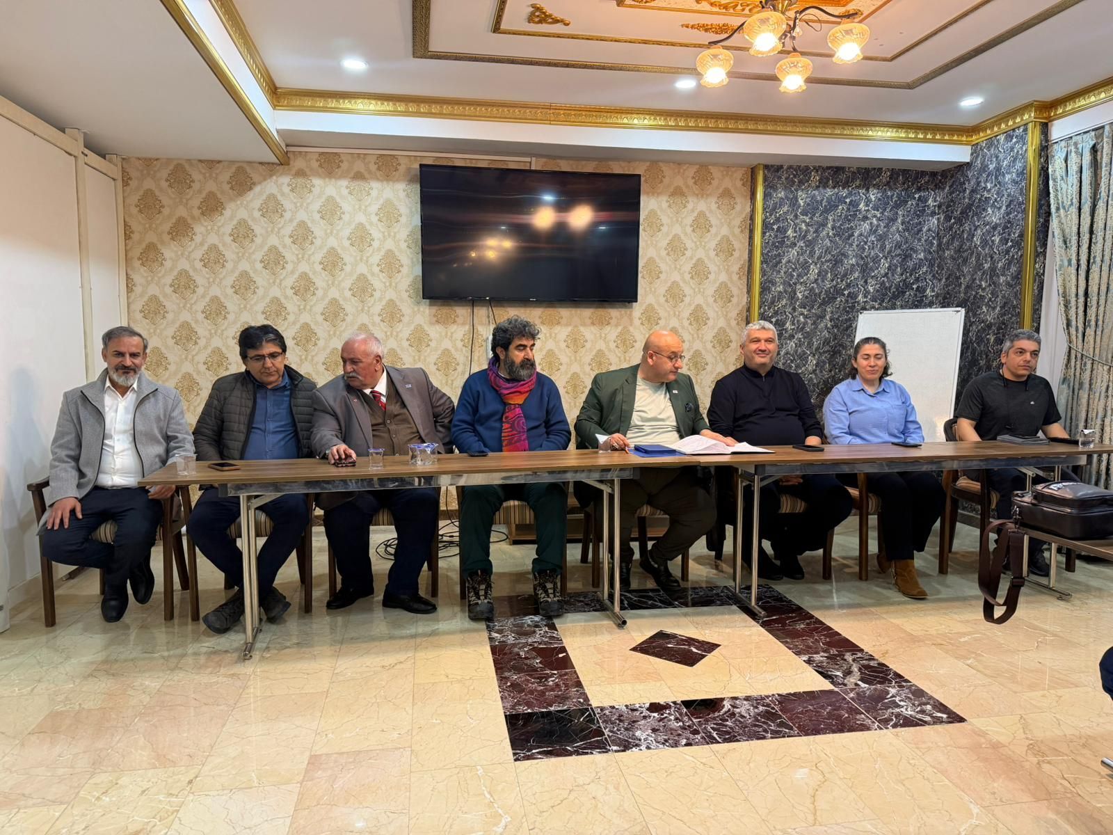 Azizoğlu Mardin’de “Ortadoğu’da Gazetecilik”i Anlatacak