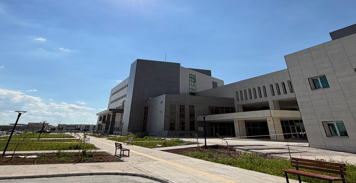 Di̇ş Hastanesi̇ 4