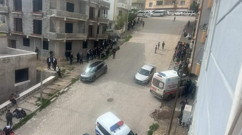 Cizreli Genç Evinde Ölü Bulundu