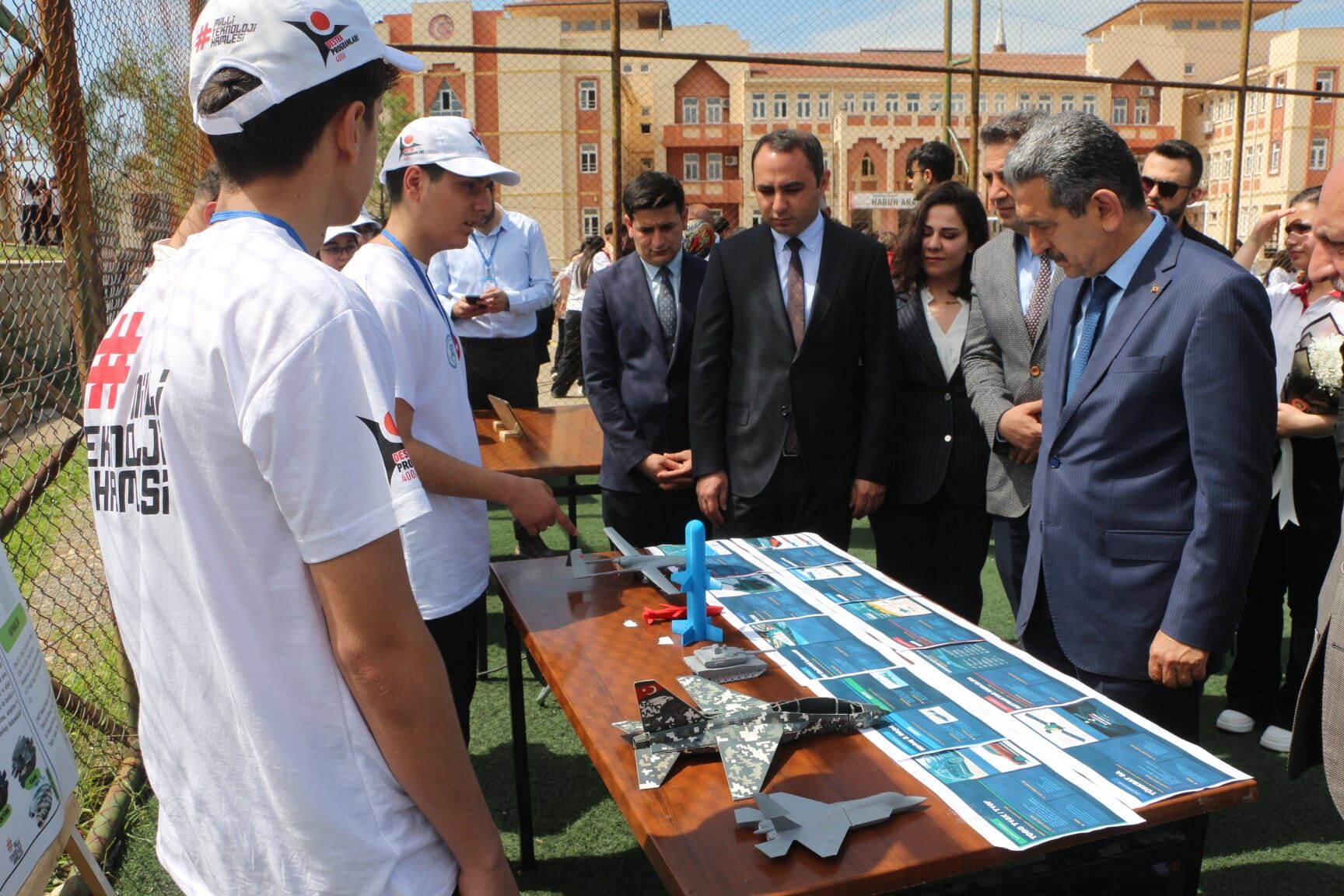 Vali̇ Eki̇ci̇ Tüm Gün (4)