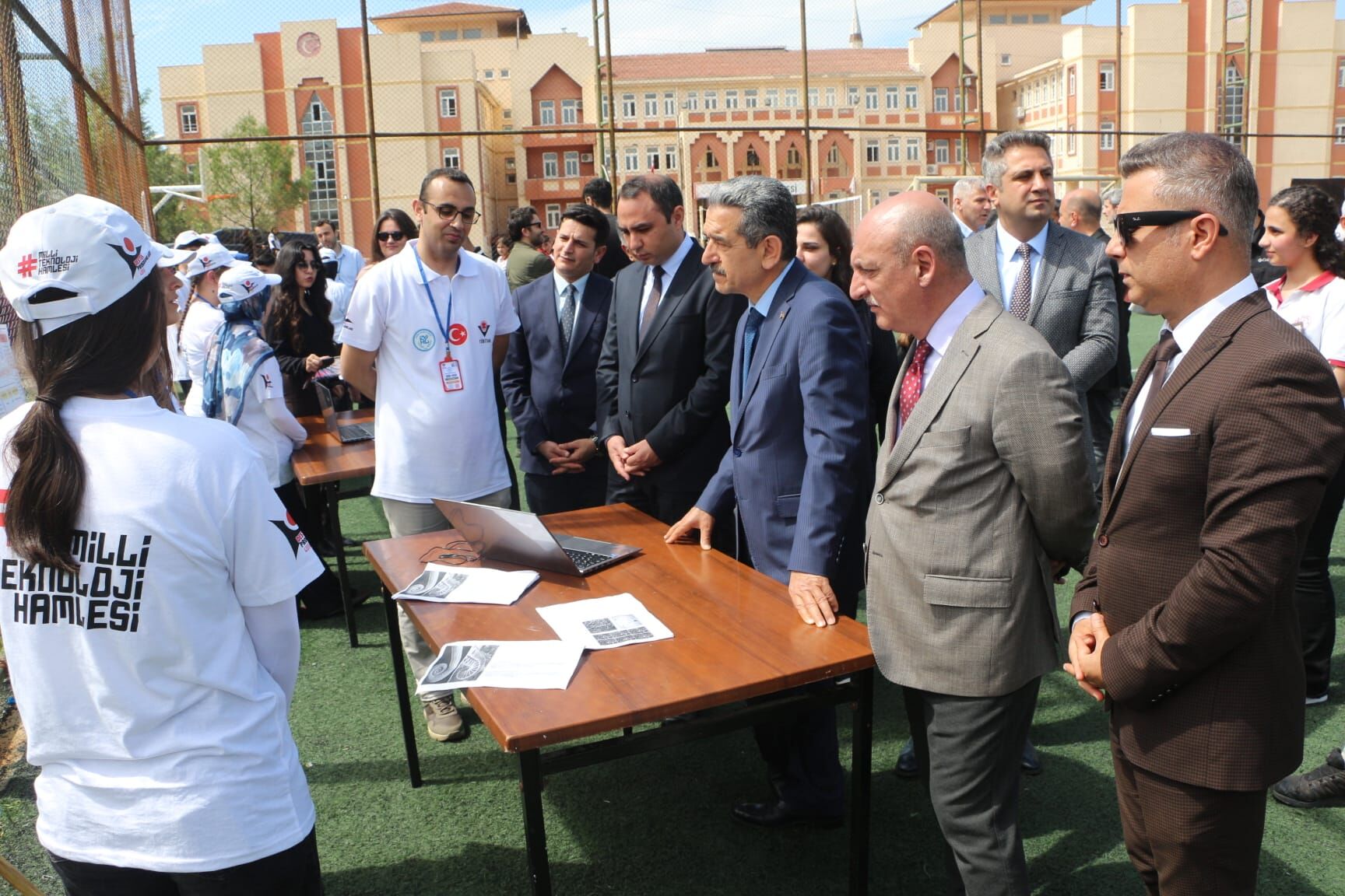 Vali̇ Eki̇ci̇ Tüm Gün (7)