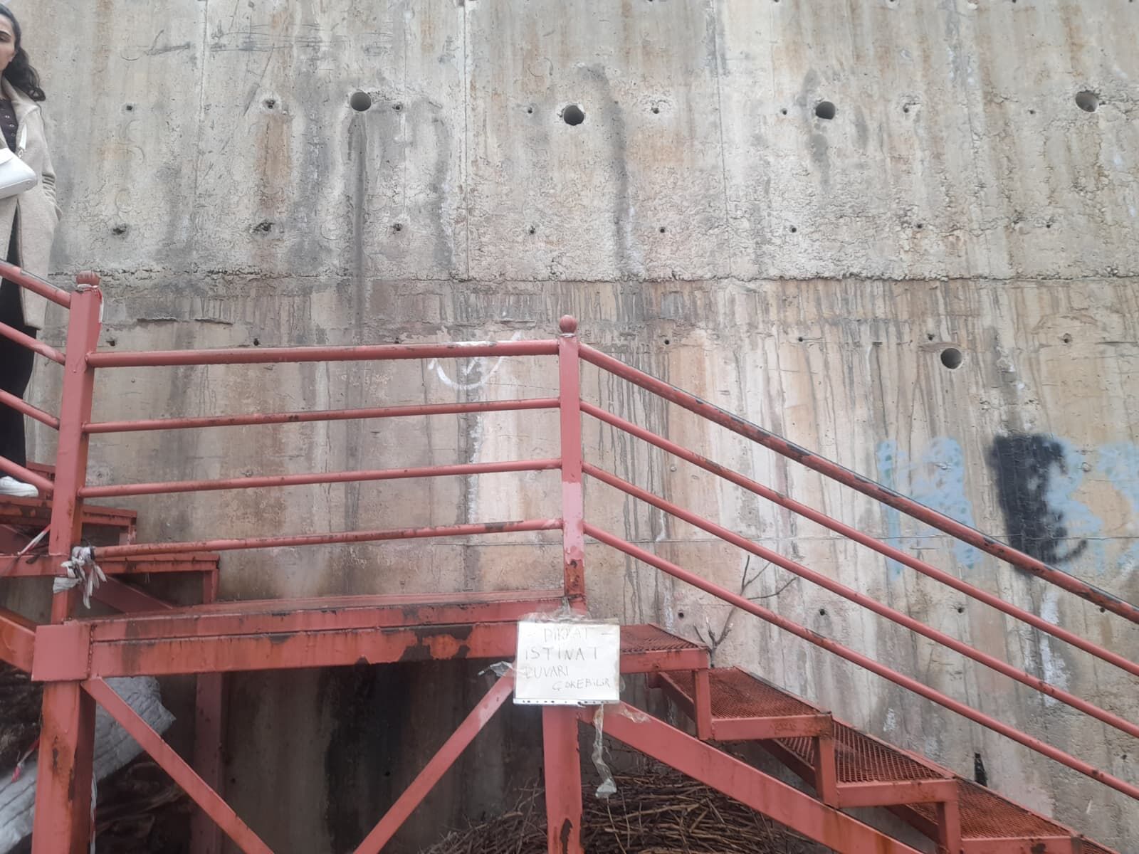 Şırnak'ta bu duvar her an çökebilir! Önlem sadece bir kağıt!