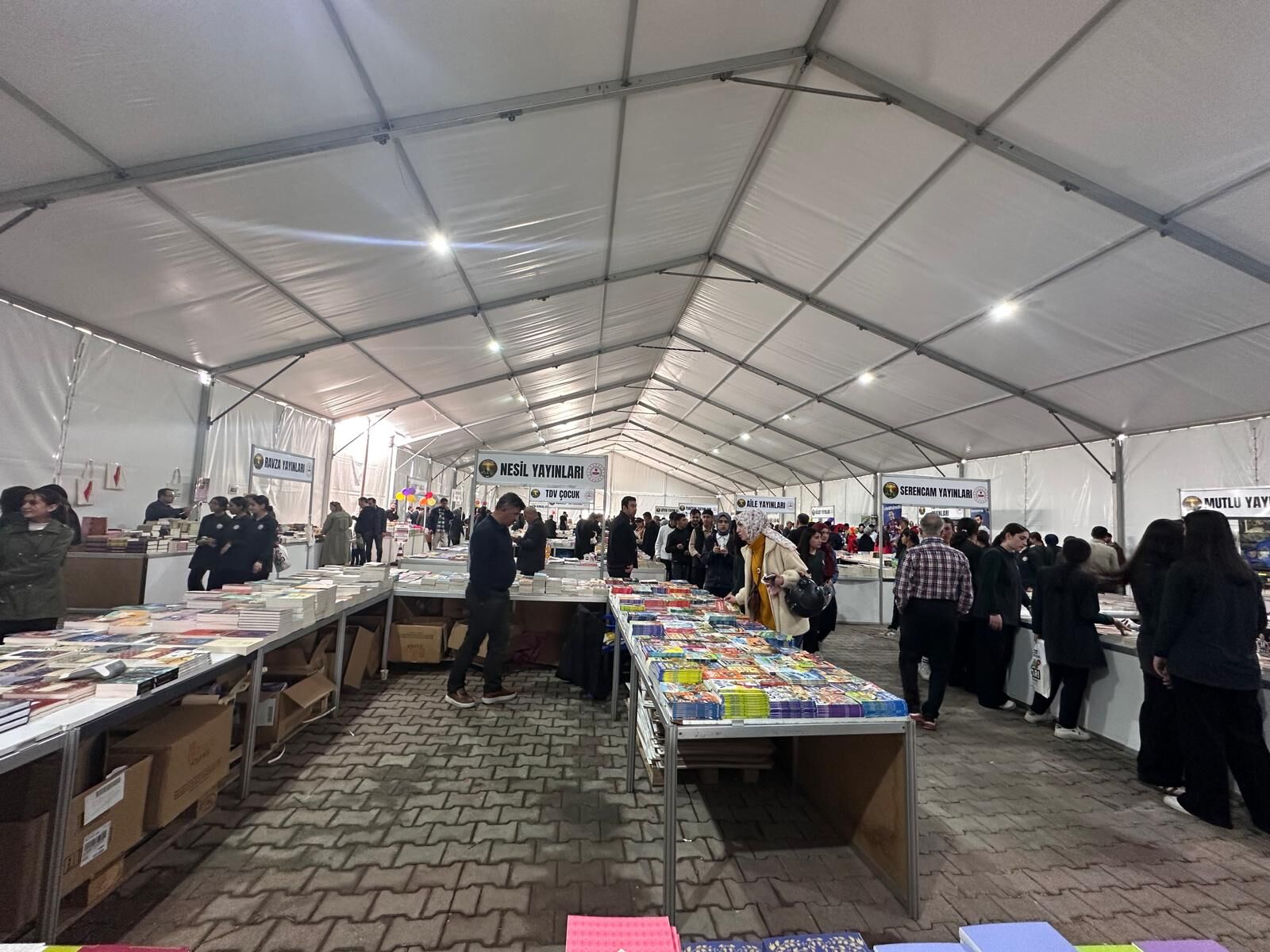 KİTAP FUARI1