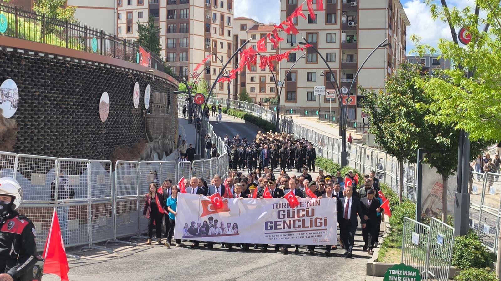 Bayrak Yürüyüşü (13)