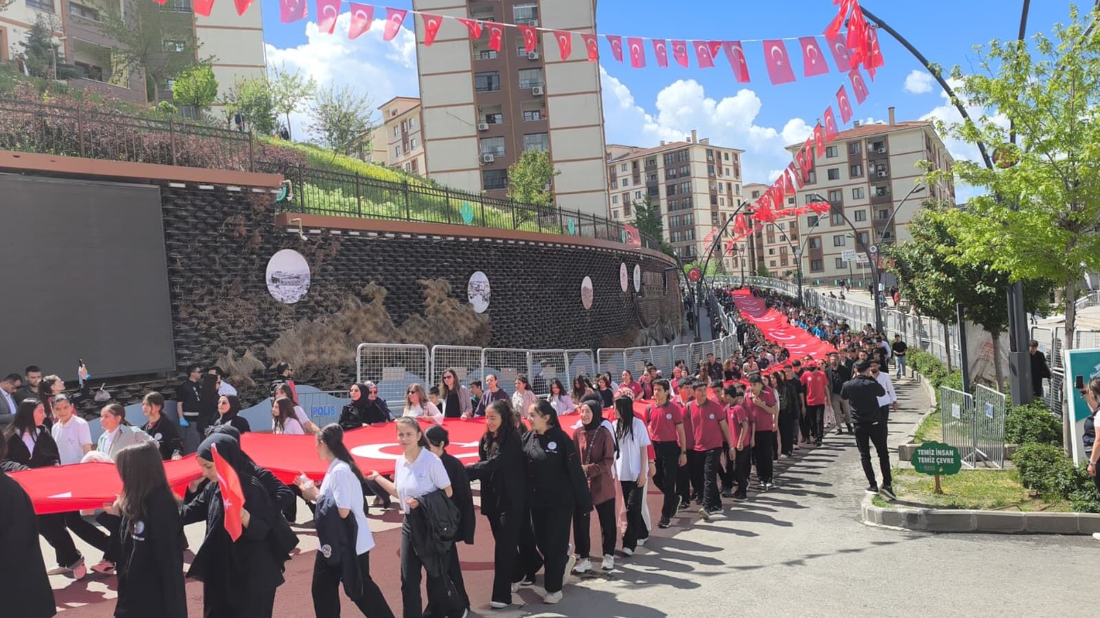Bayrak Yürüyüşü (7)