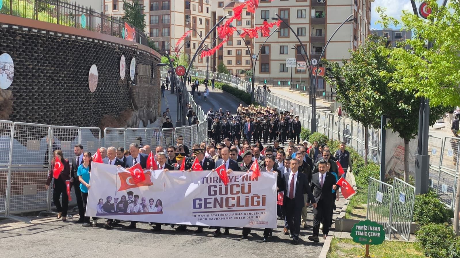 Bayrak Yürüyüşü (9)