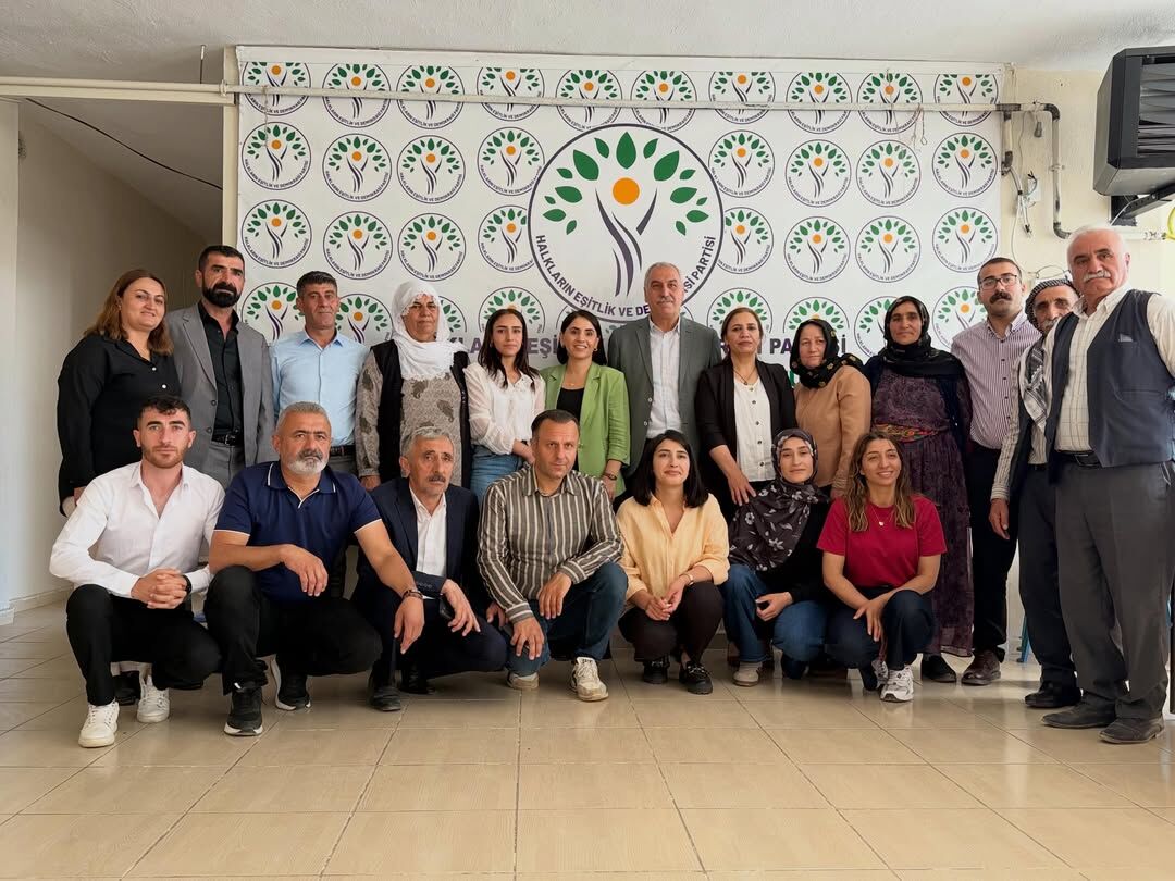 Bayramın 3. Gününde, Şırnak Milletvekilimiz Newroz Uysal Aslan Ile Birlikte İdil İlçe Dem Parti (2)