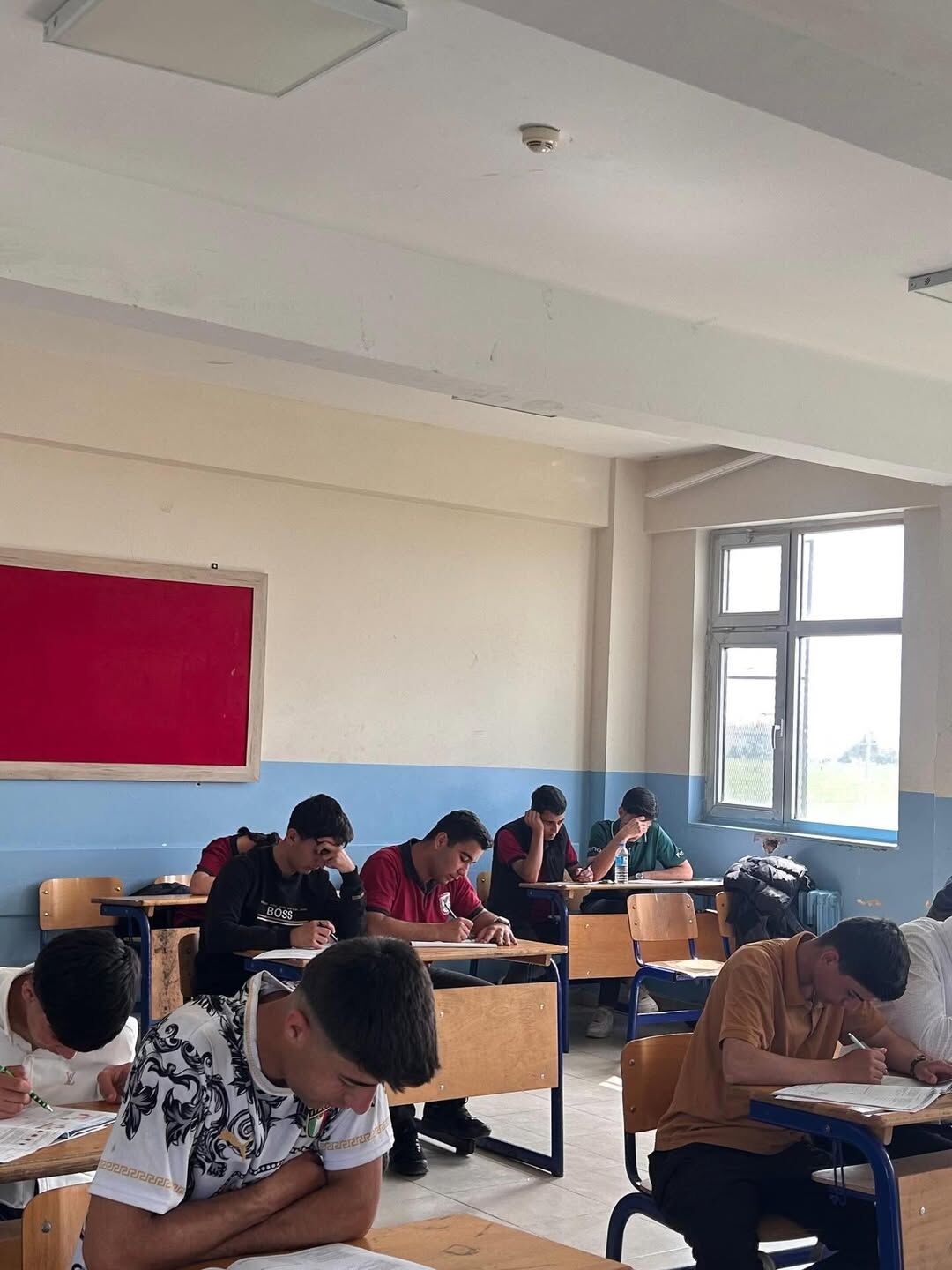 Bugün Derneğimiz Tarafından 1000 Öğrencinin Katılımıyla Gerçekleştirilen Ödüllü Deneme Sınavımız (1)