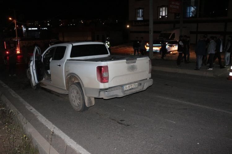Ci̇zre Kamyonet Kaza (5)