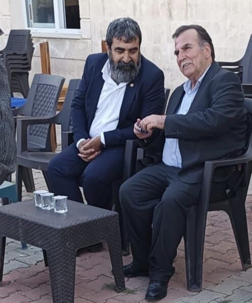 Iki Aşiret El Sıkıştı (15)