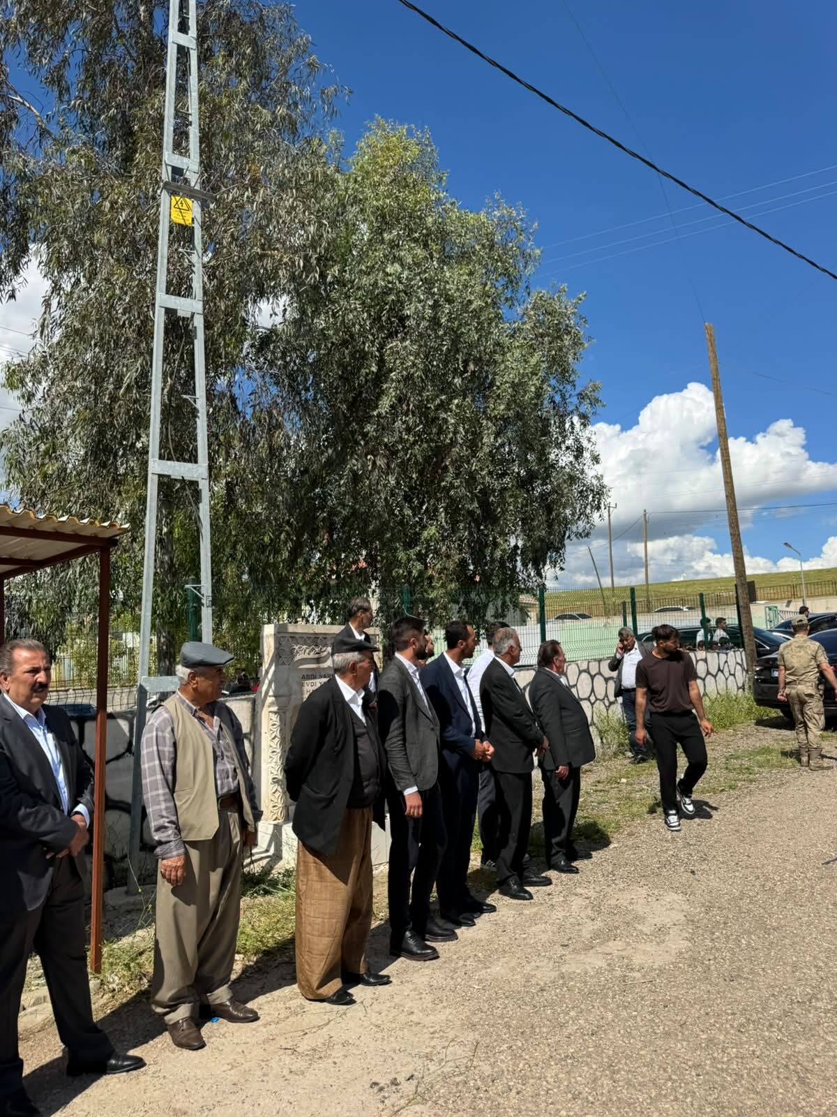 Iki Aşiret El Sıkıştı (17)