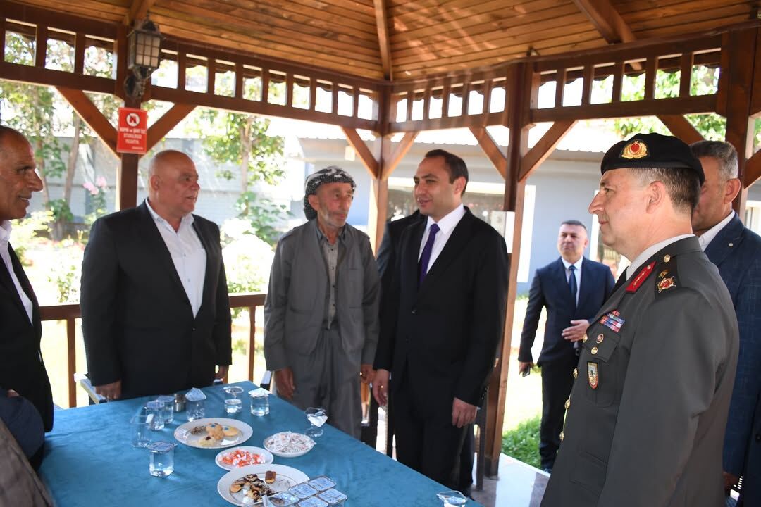 Kaymakamımız Sayın Çağlar Partal, 172. Zırhlı Tugay Komutanı Levent Kaya Ile Birlikte Kurban Bay (1)