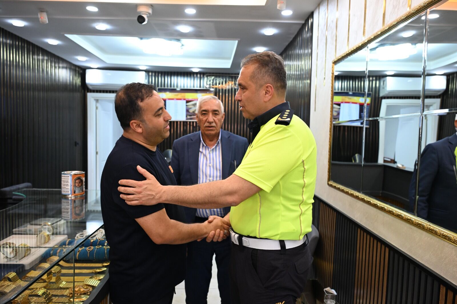 Müdür Sazakin Si̇lopi̇ Esnaf Zi̇yareti̇ (1)