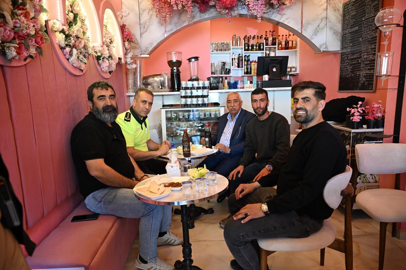 Müdür Sazakin Si̇lopi̇ Esnaf Zi̇yareti̇ (3)