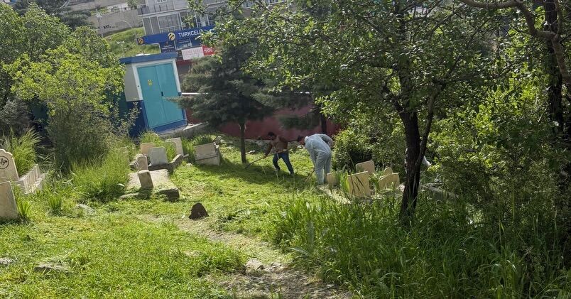Park Ve Bahçeler Müdürlüğümüz, Yaklaşan Kurban Bayramı Öncesinde Vatandaşlarımızın Kabir Ziyaret (2)