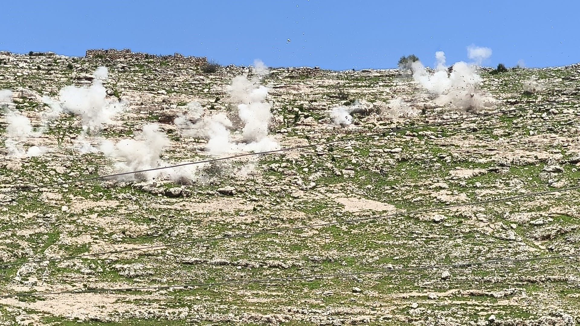 Ri̇skli̇ Kayalar (1)