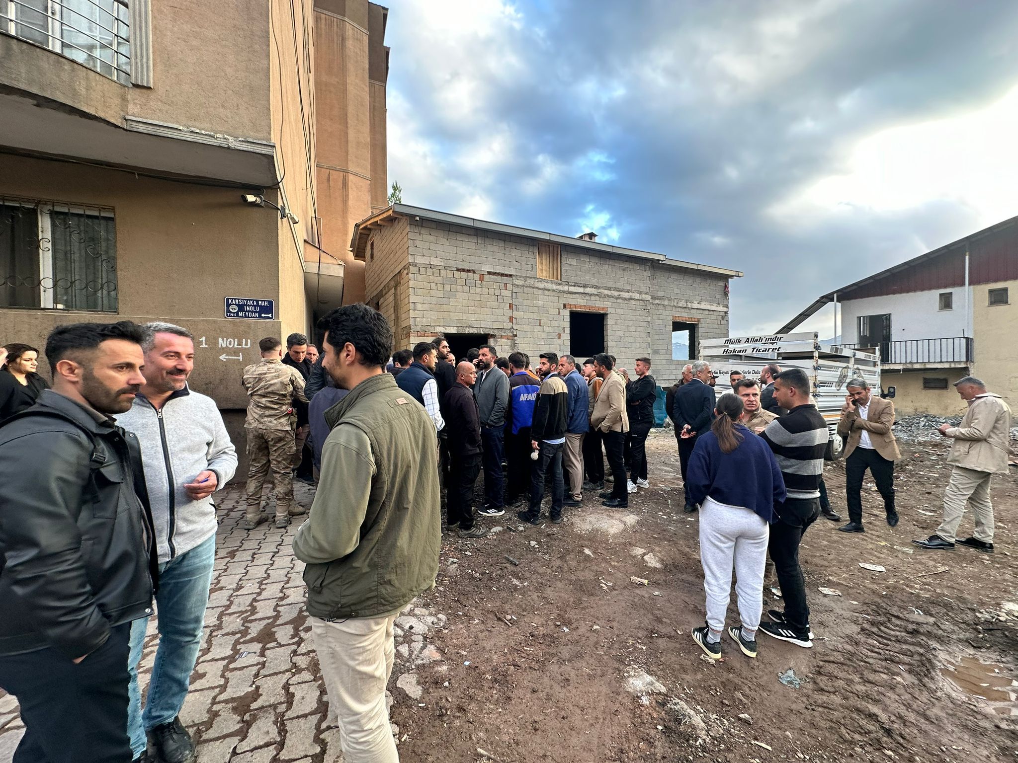 Taşkin Ri̇ski̇ne Karşi Evler Tahli̇ye (1)
