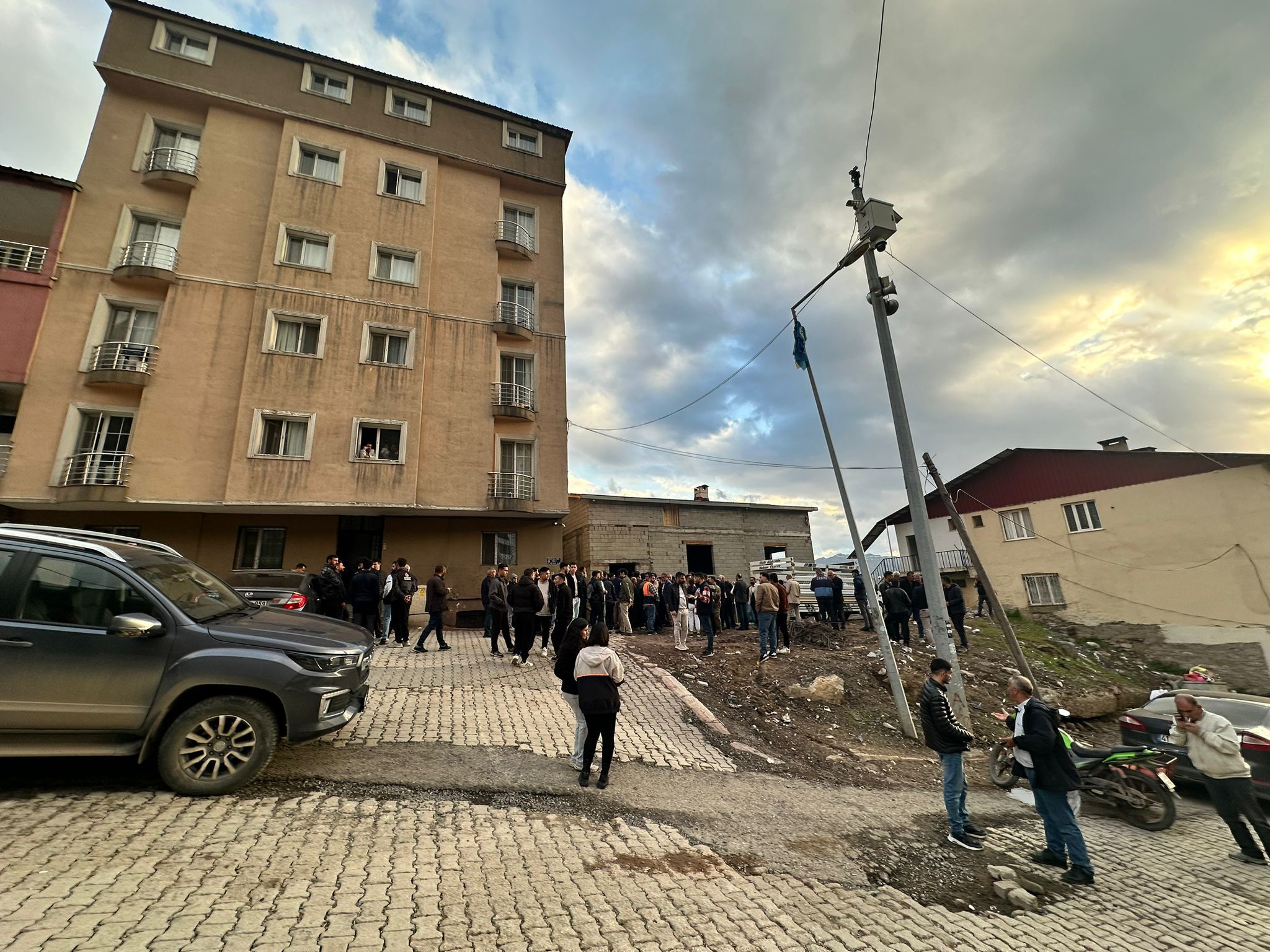 Taşkin Ri̇ski̇ne Karşi Evler Tahli̇ye (7)
