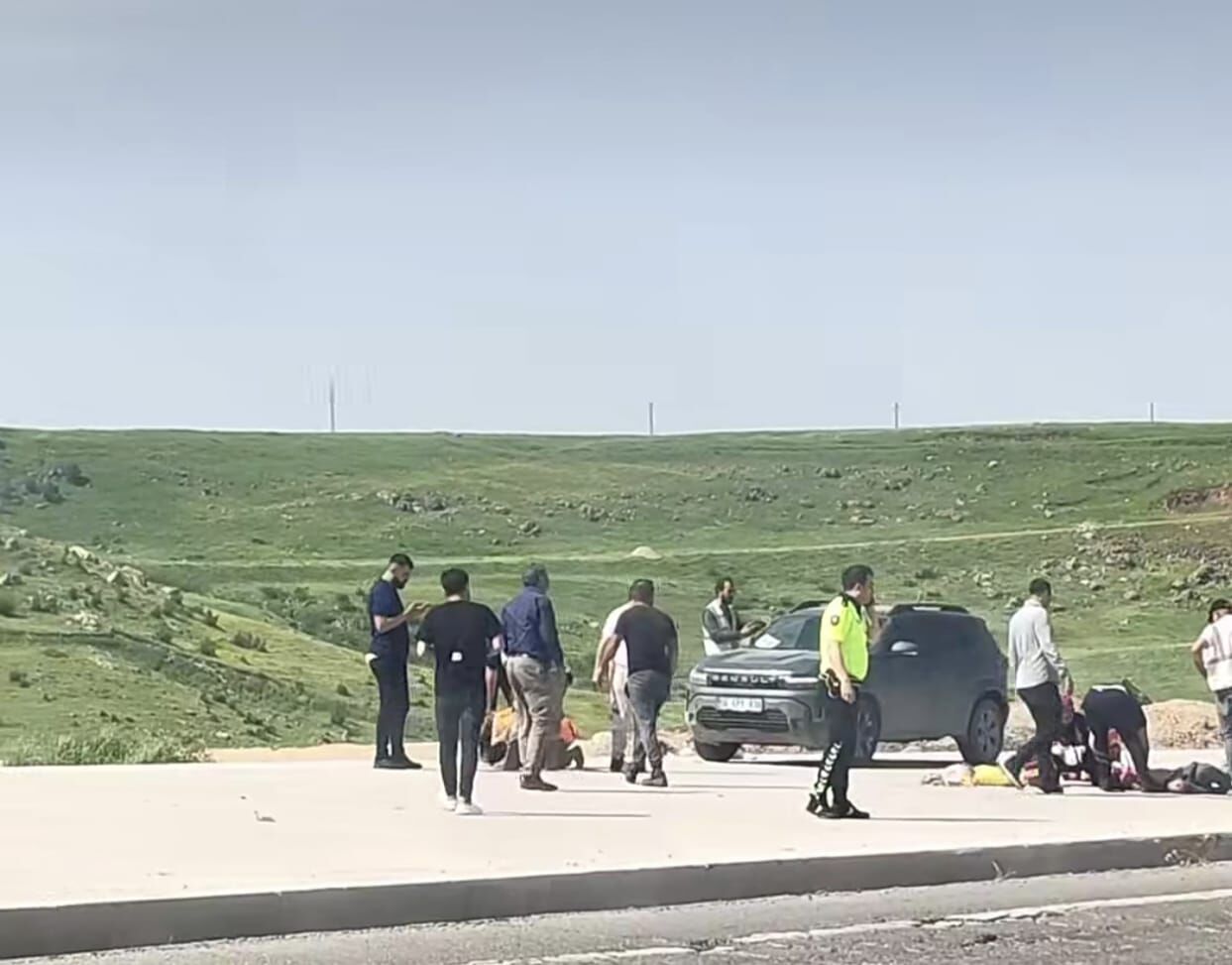 Cizre’de Kontrolden Çıkan Araç İşçilere Çarptı,1 Ölü