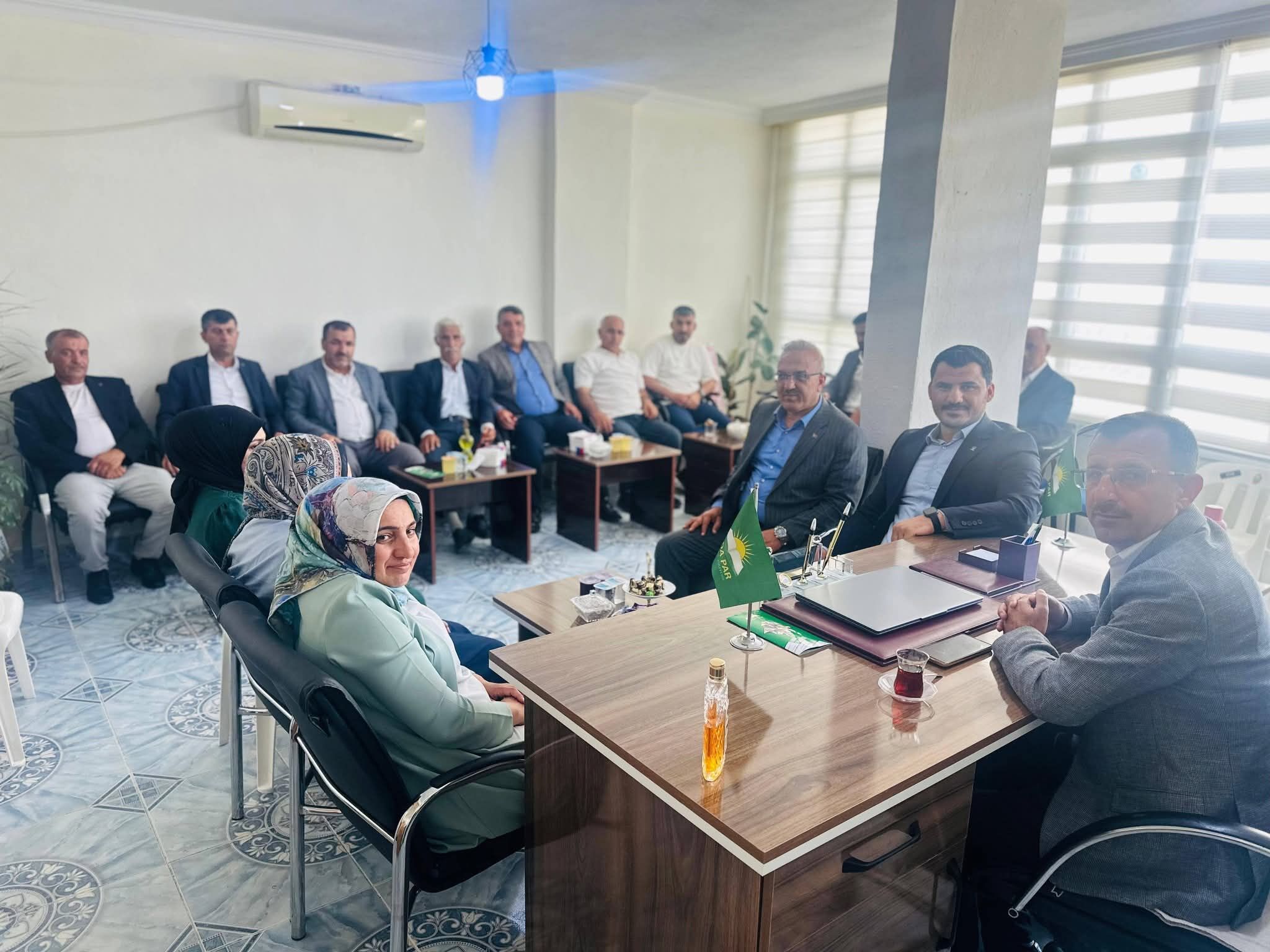 İdil'de Partiler arası sıcak temas