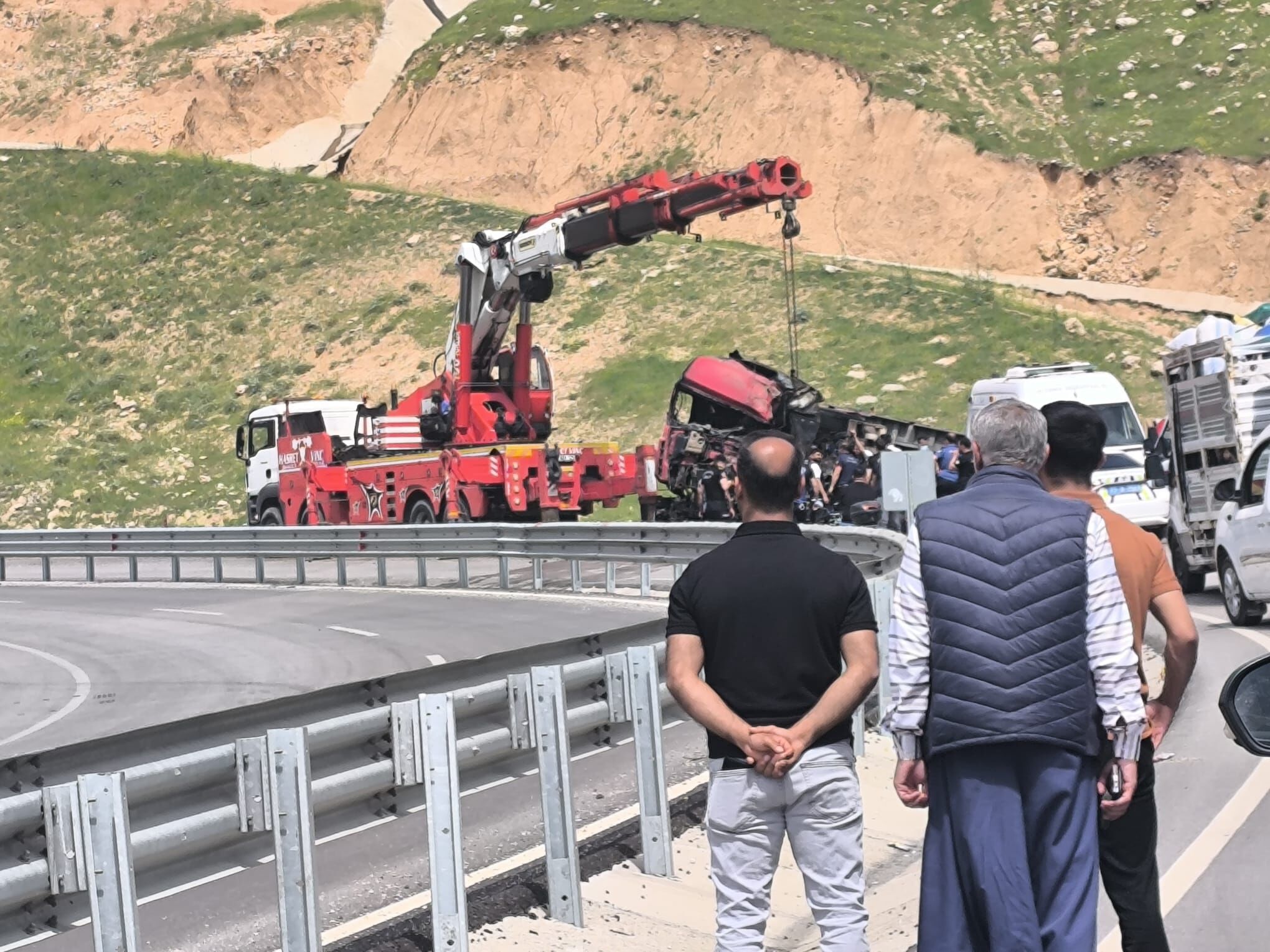 Cizre’deki Tır Kazasının Enkazı Kaldırıldı