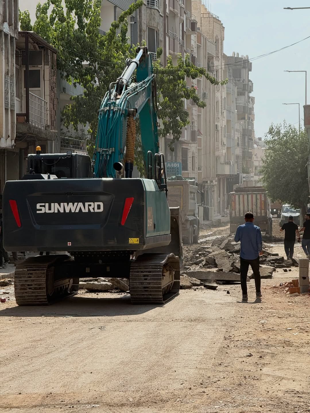 63. Cadde’nin 3. Ve 4. Cadde Arasında Bulunan Bölümünde, Asfalt Çalışmaları Kapsamında Söküm Çal (1)