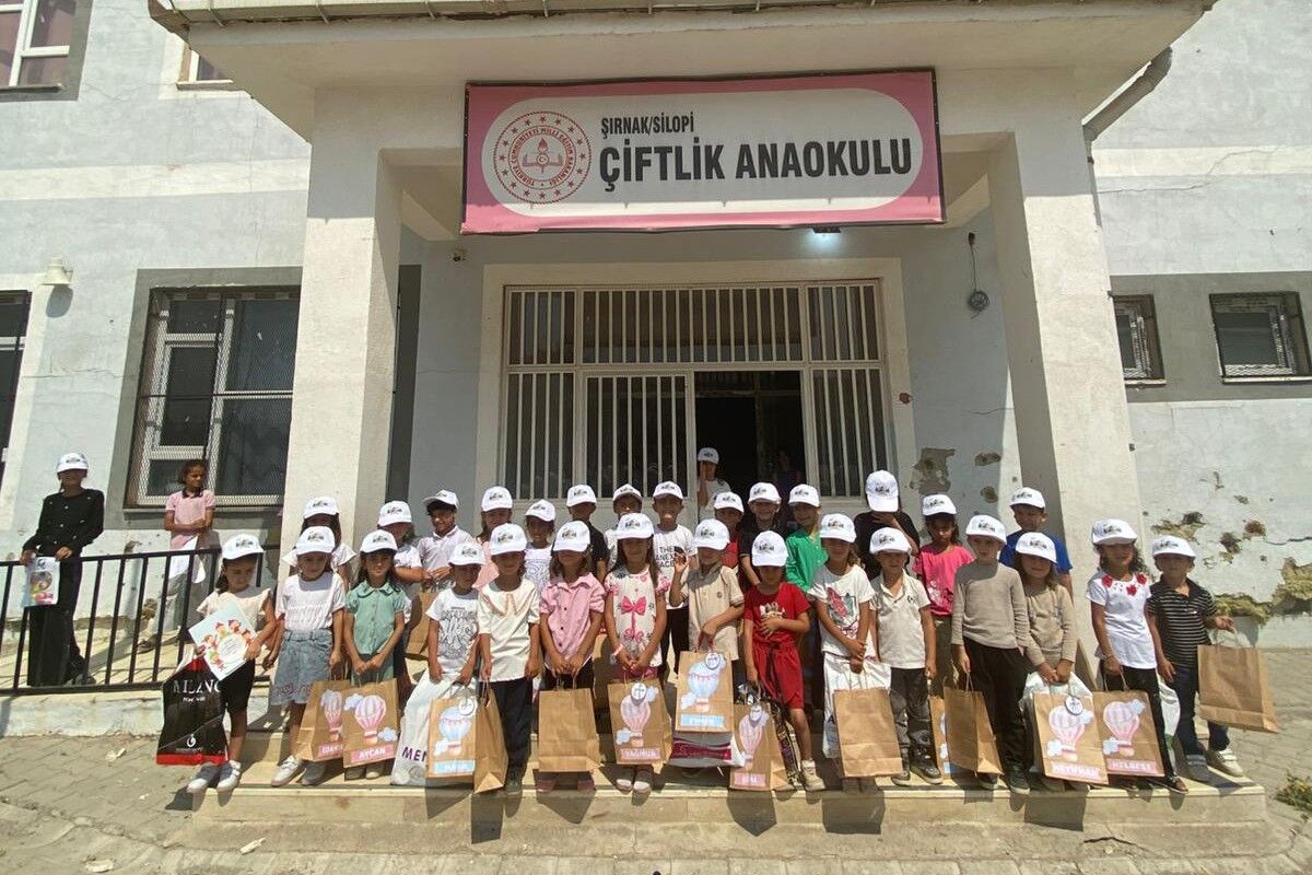 şapka hediye