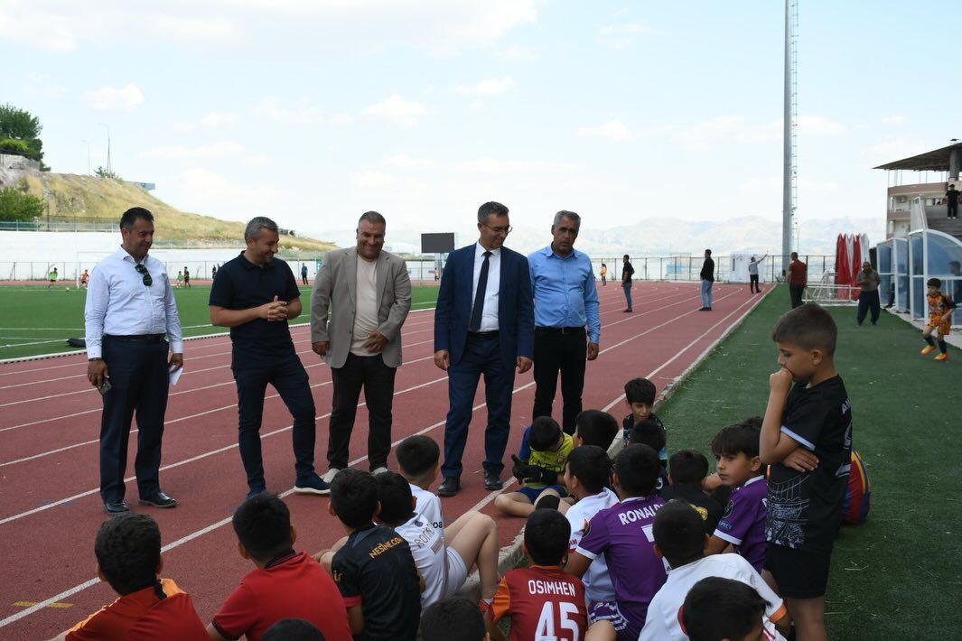 SPOR-12