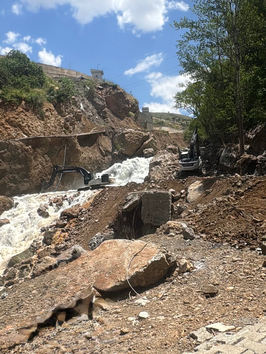 📍Karşıyaka Mahallesi Sel Felaketinden Zarar Gören Karşıyaka Mahallemize, Vatandaşlarımızın Mağd (1)