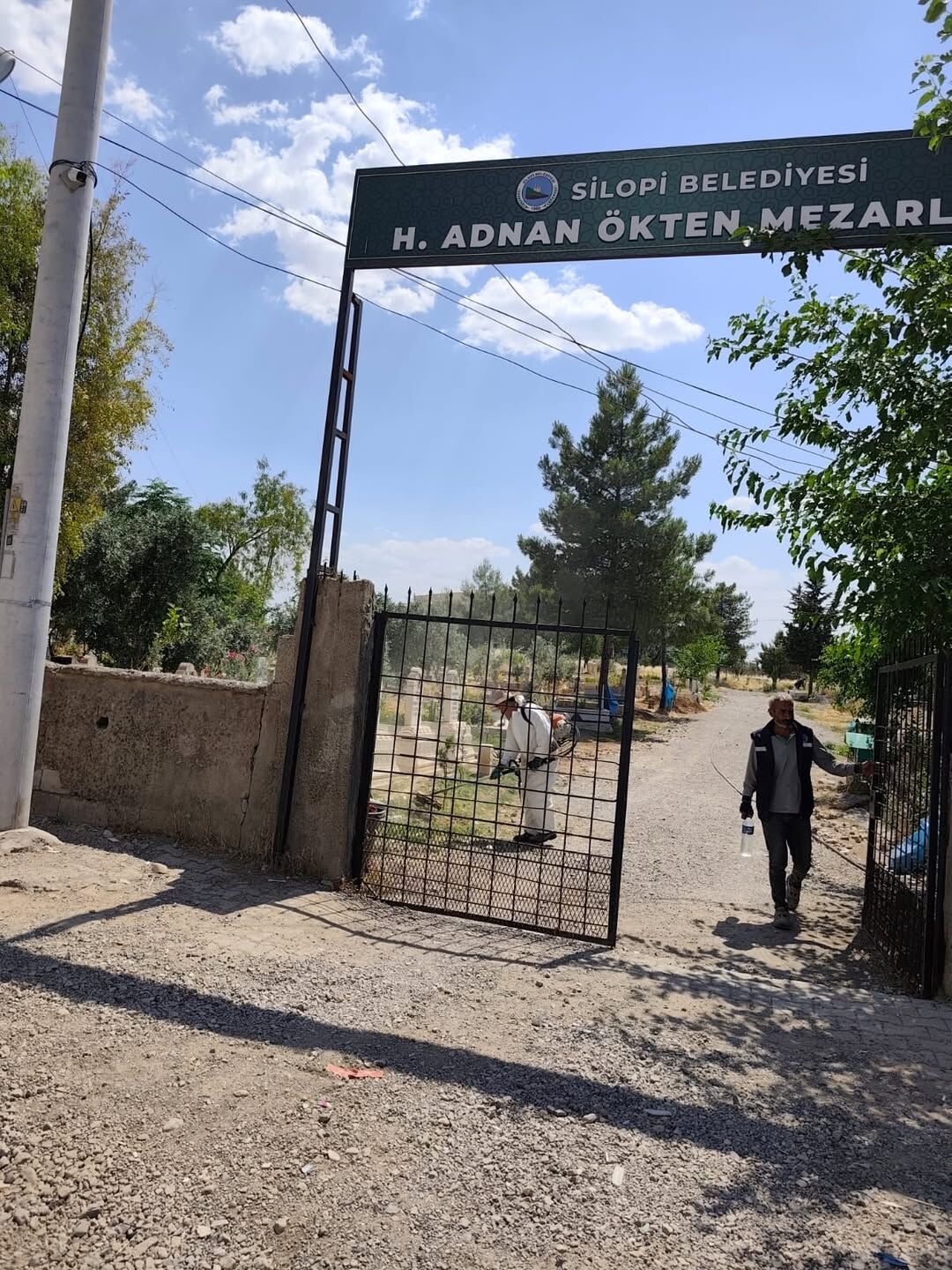 Mezarlıklar Müdürlüğümüz, Mezarlıklarımızda Ot Temizliği Çalışmalarına Devam Ediyor. (5)