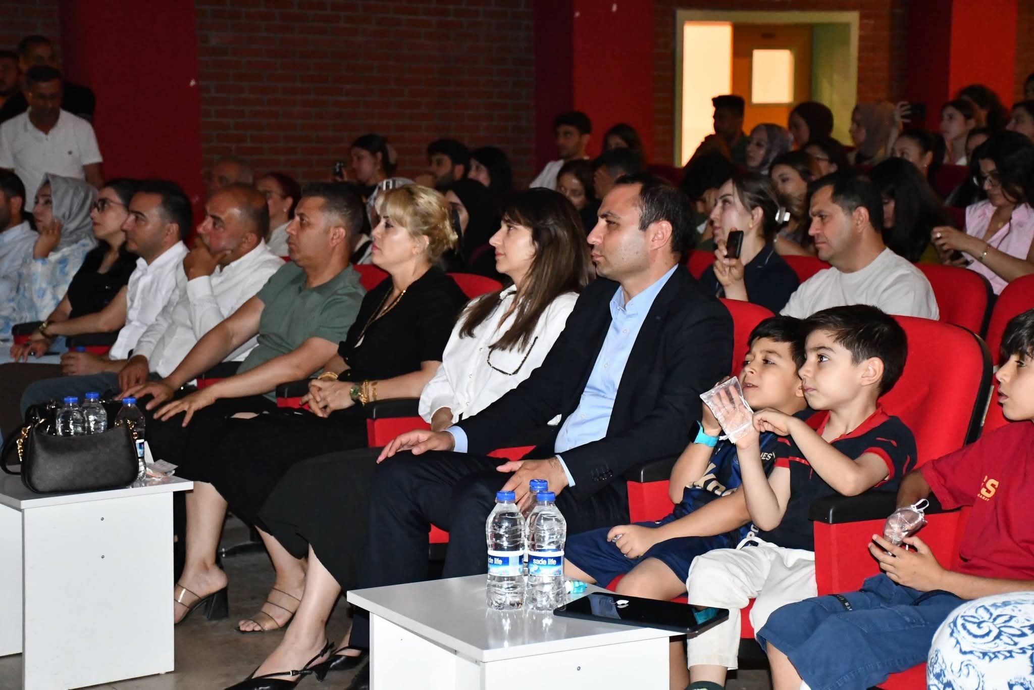 Şi̇i̇r Gecesi̇ (3)