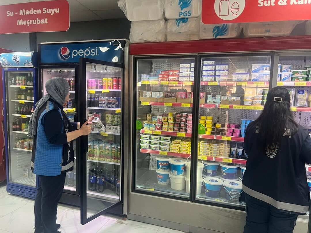 Zabıta Müdürlüğümüz Market Denetimlerine Devam Ediyorzabıta Müdürlüğü Ekiplerimiz Tarafından Ilç (3)